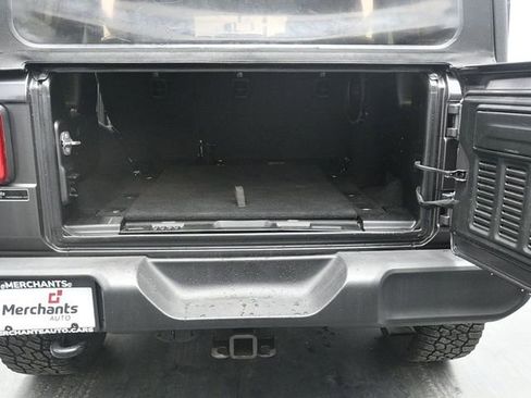 Used 2018 Jeep Wrangler Unlimited Sport S image 11