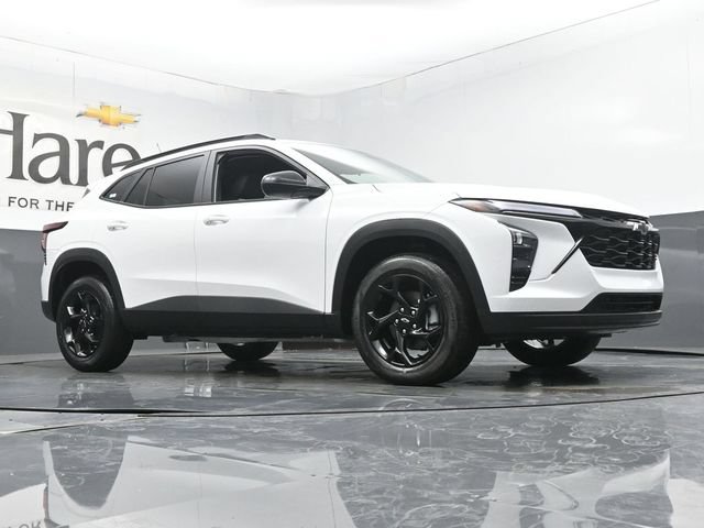 New 2026 Chevrolet Trax LT w/ Driver Confidence Package FWD image 2