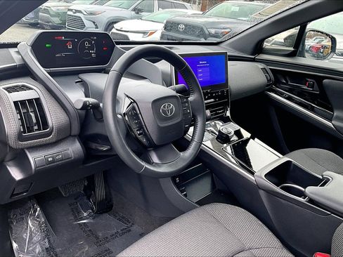 Used 2025 Toyota bZ4X FWD image 12