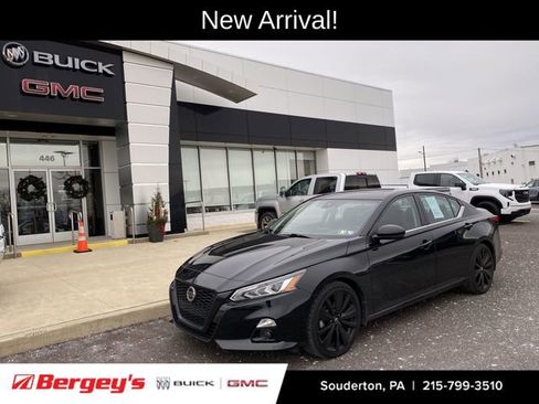 Used 2022 Nissan Altima 2.5 SR w/ Midnight Edition Package image 1