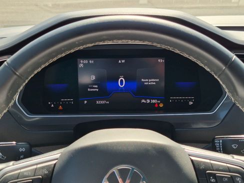 Used 2022 Volkswagen Tiguan SE AWD/4WD image 24