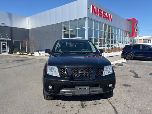 Used 2020 Nissan Frontier SV w/ Midnight Edition Floor Mats image 2