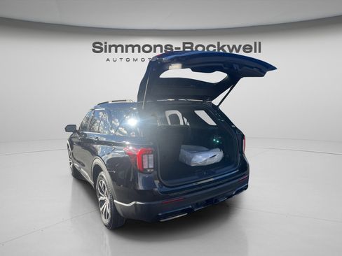 Used 2026 Ford Explorer ST-Line image 12