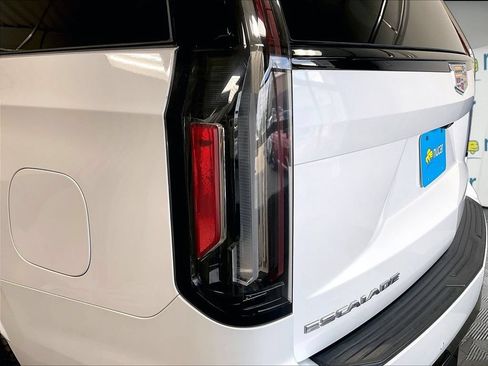Used 2024 Cadillac Escalade Sport Platinum w/ Heavy-Duty Trailer Package AWD/4WD image 35