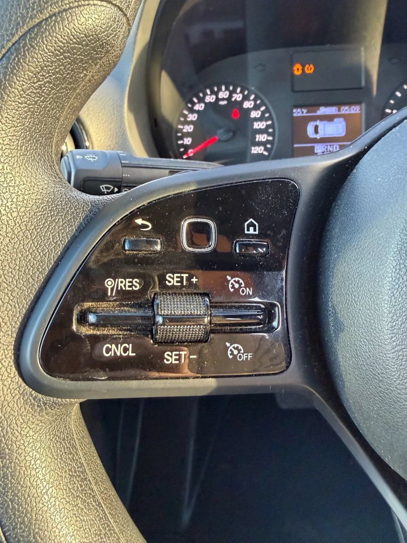 Used 2020 Mercedes-Benz Sprinter 2500 image 43