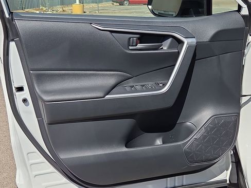 Used 2025 Toyota RAV4 LE image 15