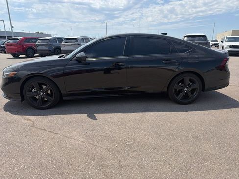 Used 2025 Honda Accord Sport image 2