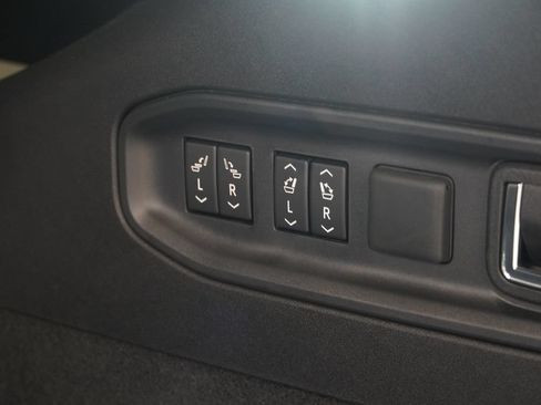 Used 2026 Cadillac Vistiq Sport AWD/4WD image 12