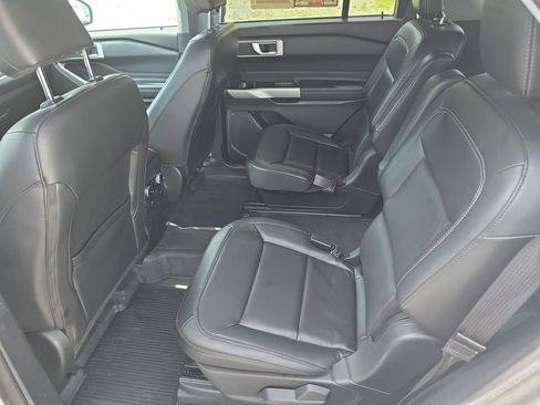 Used 2022 Ford Explorer XLT w/ Equipment Group 202A RWD image 35