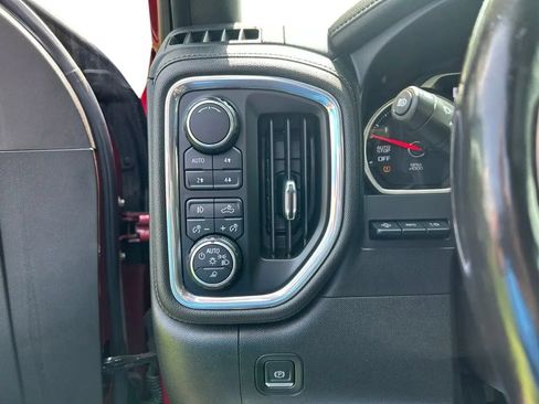 Used 2019 Chevrolet Silverado 1500 High Country w/ High Country Premium Package AWD/4WD image 14