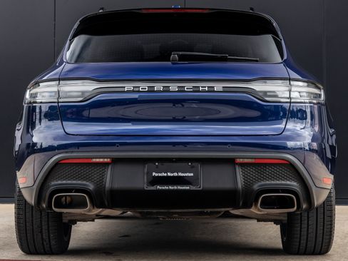 Certified 2025 Porsche Macan image 10