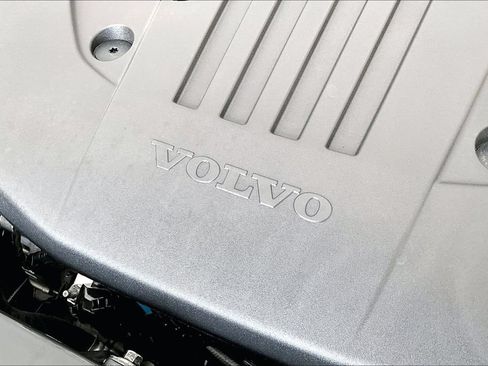 Used 2024 Volvo S60 B5 Plus AWD/4WD image 42