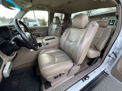 Used 2005 GMC Sierra 2500 SLT w/ Heavy-Duty Power Package image 17