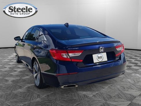 Used 2018 Honda Accord Touring image 2