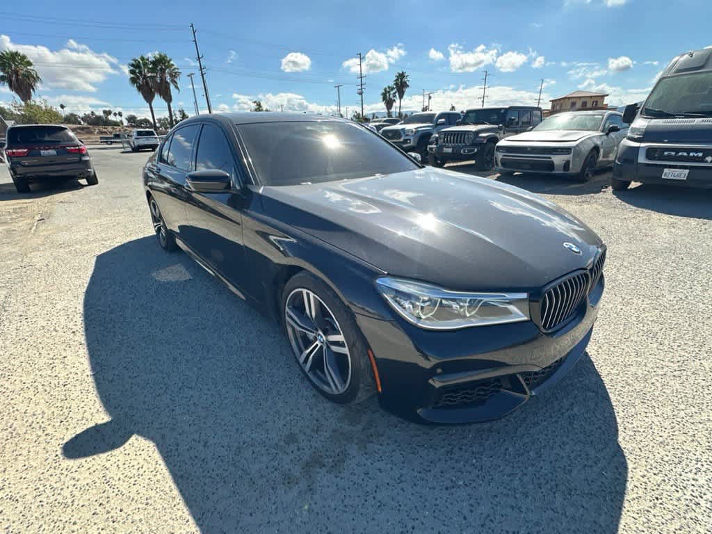 Used 2019 BMW 750i w/ M Sport Package RWD image 3