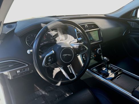 Used 2020 Jaguar XE S image 9
