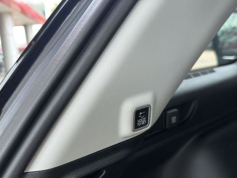 Used 2023 Jeep Grand Cherokee Limited w/ Luxury Tech Group II image 18