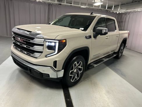 New 2026 GMC Sierra 1500 SLE w/ Preferred Package AWD/4WD image 3