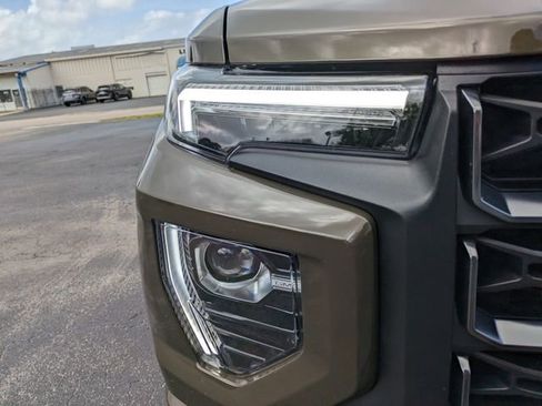 Used 2025 GMC Canyon AT4 w/ Technology Plus Package image 10