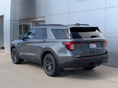 Used 2025 Ford Explorer ST-Line w/ Premium Package AWD/4WD image 4