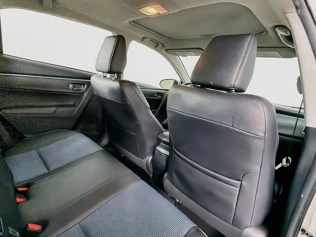 Used 2015 Toyota Corolla S FWD image 26