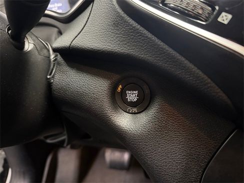 Used 2019 Jeep Cherokee Limited image 20