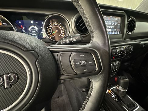 Used 2022 Jeep Wrangler Sport AWD/4WD image 29