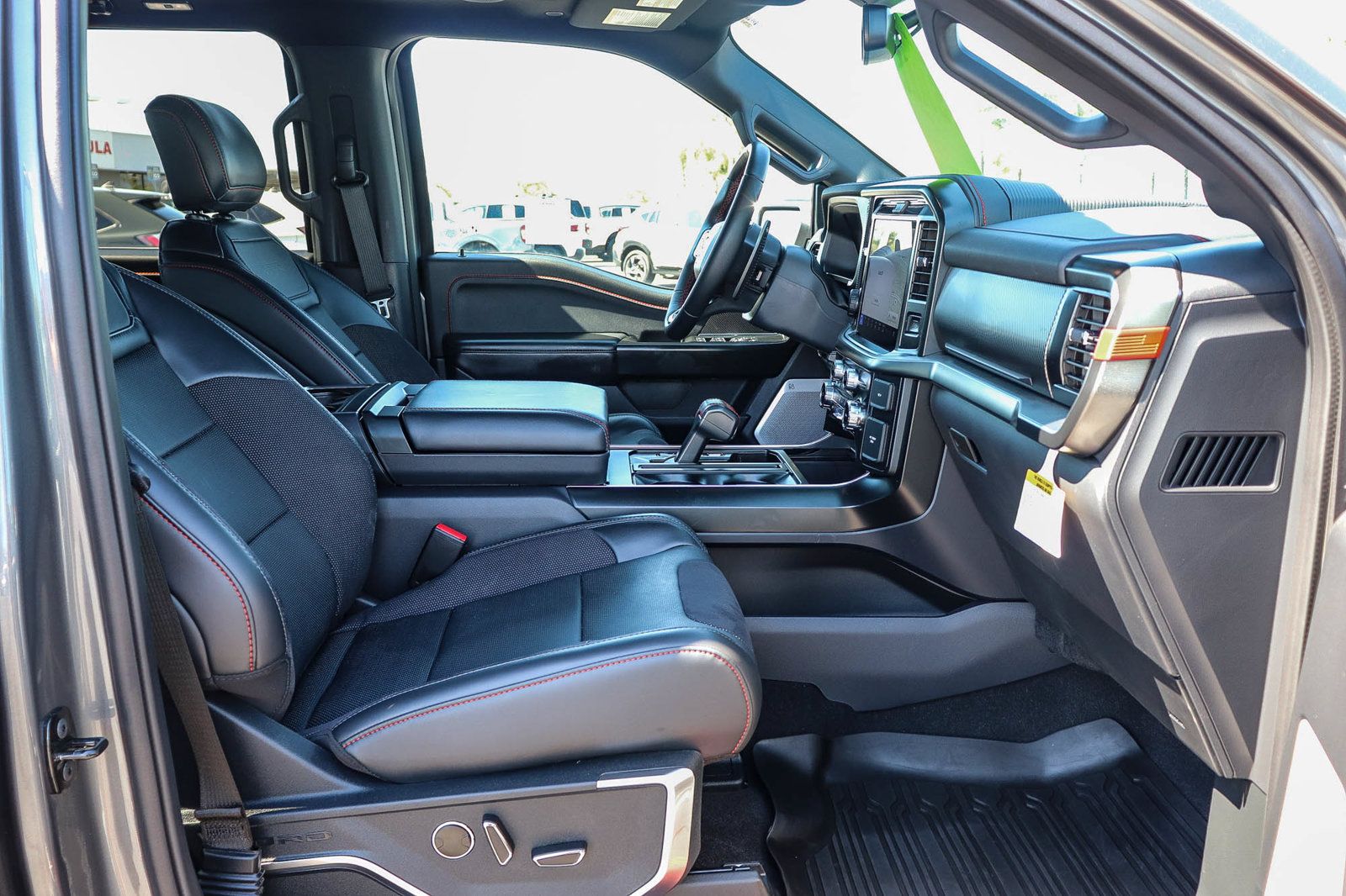 Used 2025 Ford F150 Raptor AWD/4WD image 16