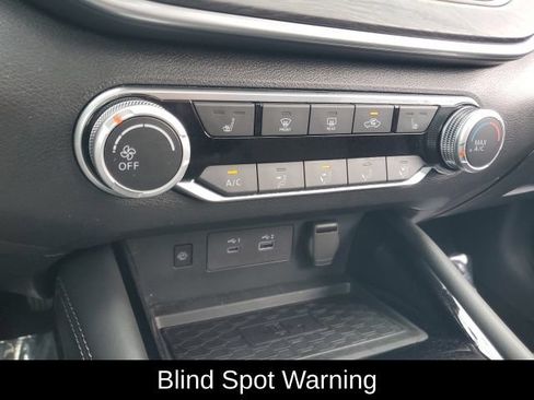 Certified 2024 Nissan Altima 2.5 SV w/ SV Premium Package AWD/4WD image 32