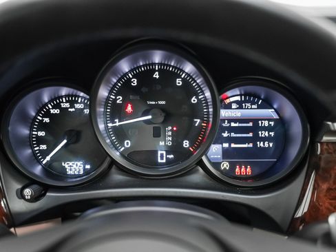 Used 2023 Porsche Macan image 21