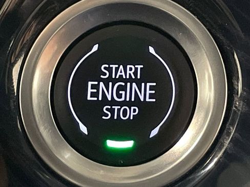 Used 2025 Cadillac XT6 Premium Luxury image 32