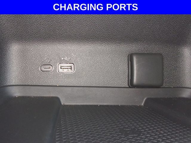 Used 2026 Chevrolet Traverse High Country w/ LPO, Floor Liner Package AWD/4WD image 9