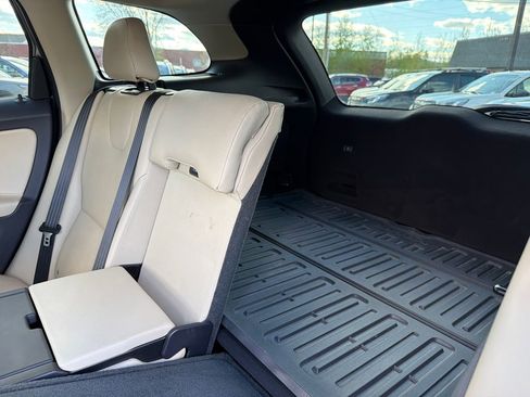Used 2016 Volvo XC60 T5 Premier w/ Climate Package AWD/4WD image 28