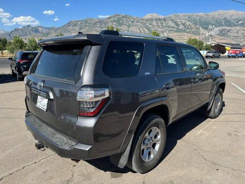 Used 2021 Toyota 4Runner SR5 AWD/4WD image 5