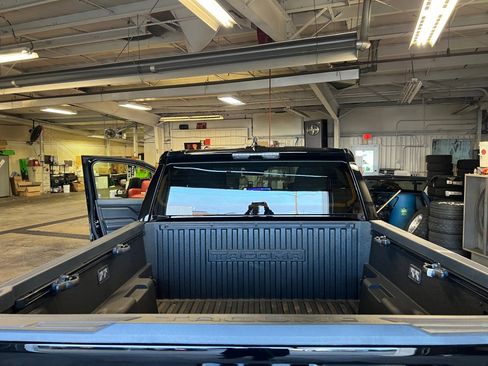 Certified 2025 Toyota Tacoma TRD Off-Road image 17