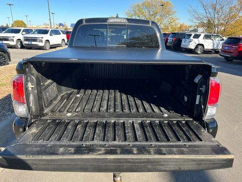 Used 2018 Toyota Tacoma Limited image 22