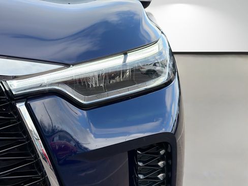 Used 2023 INFINITI QX60 Luxe w/ Performance Audio Package image 9