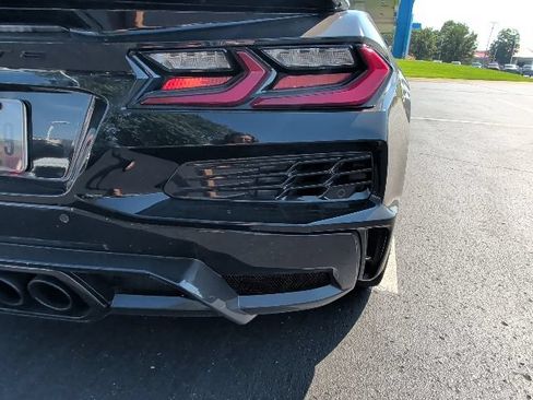 Used 2025 Chevrolet Corvette Z06 w/ Stealth Interior Trim Package RWD image 15