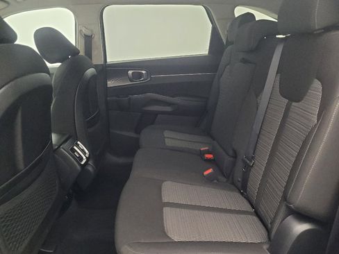 Used 2023 Kia Sorento LX FWD image 18