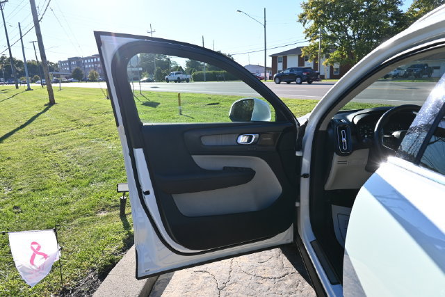 Used 2020 Volvo XC40 T5 Inscription w/ Protection Package AWD/4WD image 25