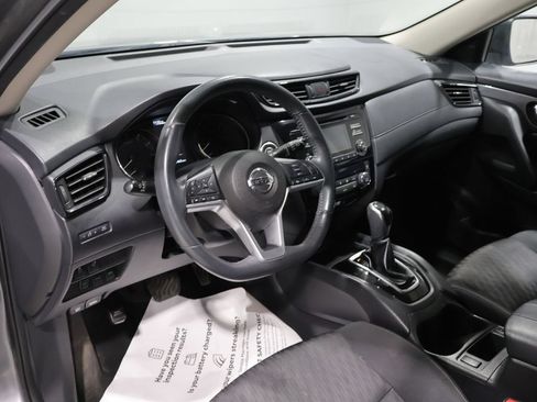 Used 2017 Nissan Rogue SV AWD/4WD image 16