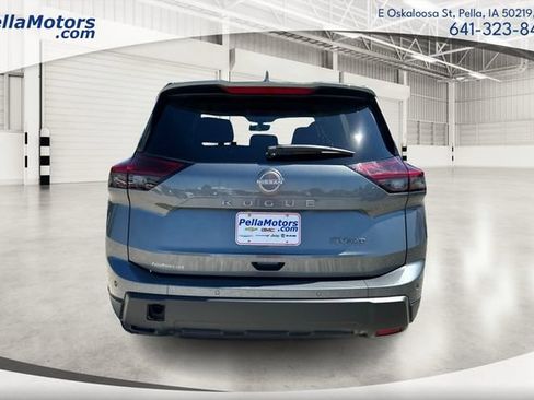 Used 2024 Nissan Rogue SV AWD/4WD image 4