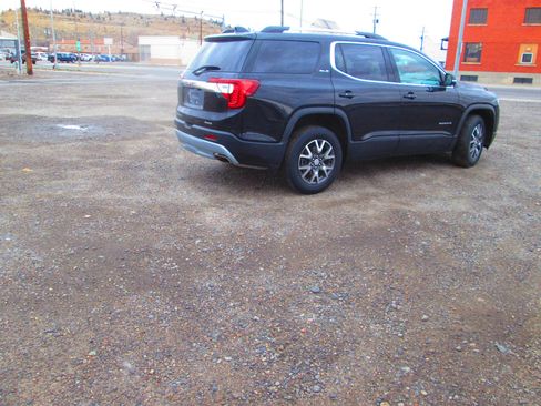 Used 2021 GMC Acadia SLE image 2