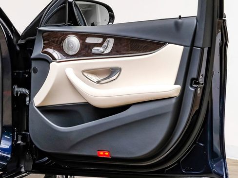 Used 2022 Mercedes-Benz E 350 Sedan w/ AMG Line Exterior image 36