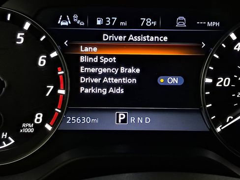 Used 2023 Nissan Titan SV image 13