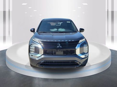 New 2026 Mitsubishi Outlander SE FWD image 2