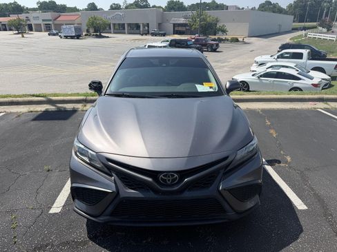 Used 2023 Toyota Camry SE FWD image 11