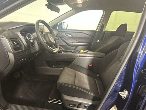Used 2024 Nissan Rogue SV AWD/4WD image 11