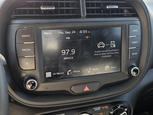 Used 2025 Kia Soul LX w/ LX Technology Package FWD image 23