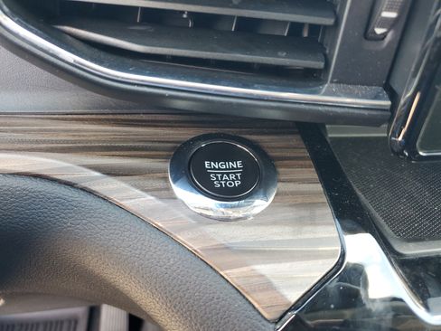 Used 2023 Ford Explorer Limited image 23